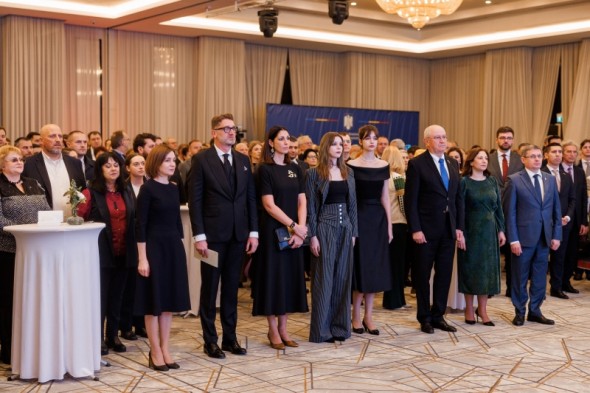 Maia Sandu, Igor Grosu și Alexandru Munteanu au participat la recepția oferită cu ocazia Zilei Naționale a României